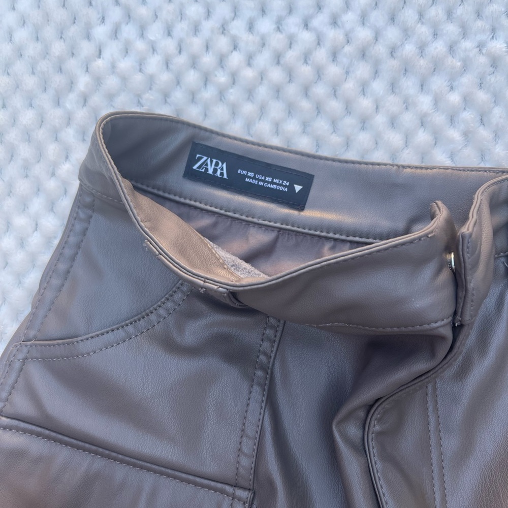 Zara Black Faux Leather Cargo Shorts - Picture 5 of 8